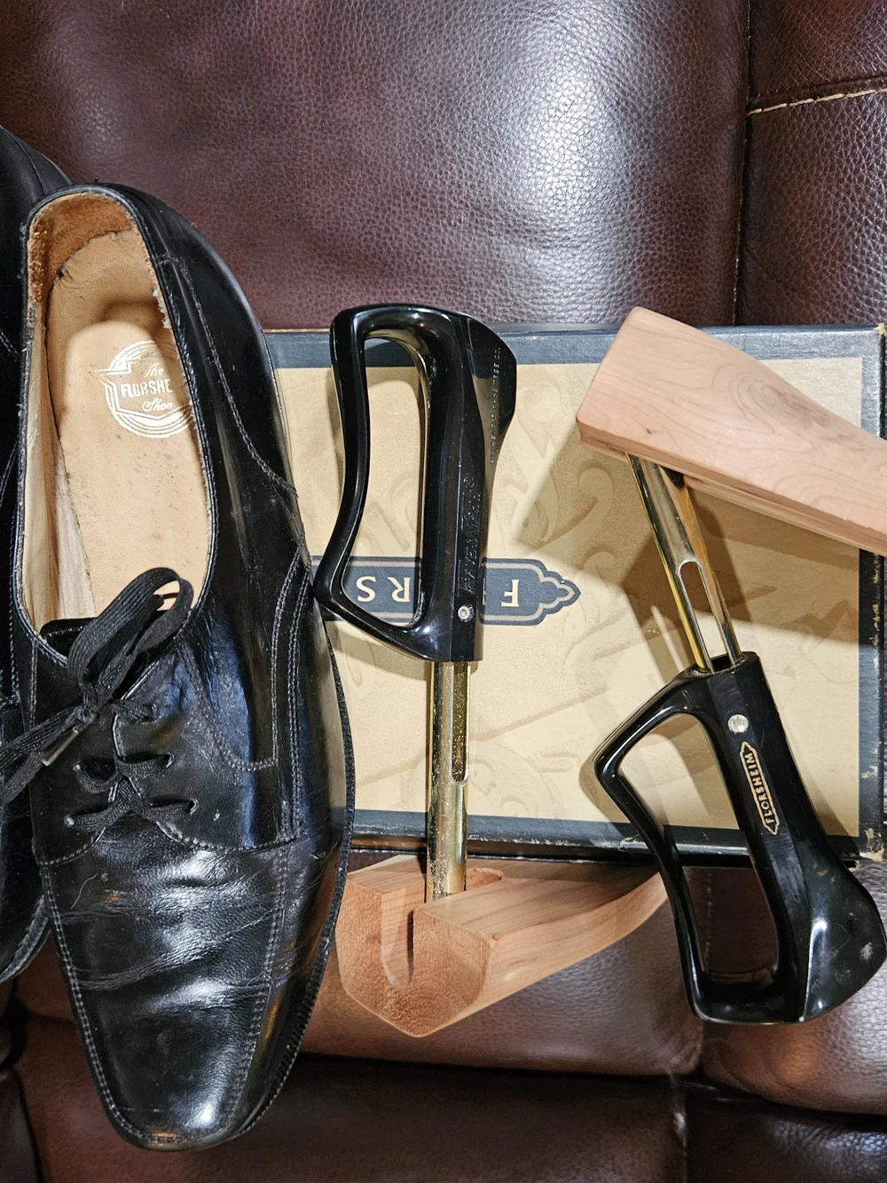 Vintage Florsheim Men’s Black Leather Lace-Up Dress Shoes